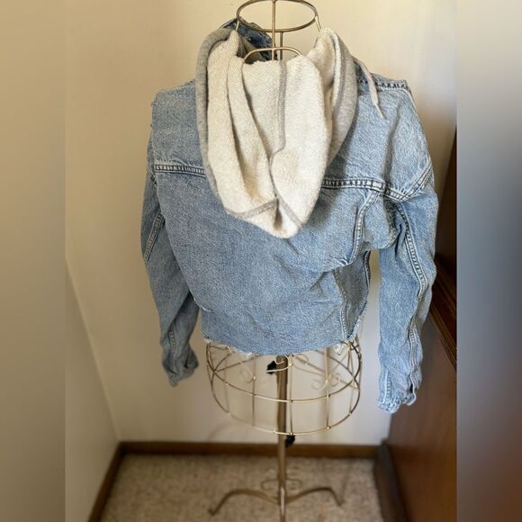 American eagle cropped distressed denim jacket with hood XS - Picture 10 of 16